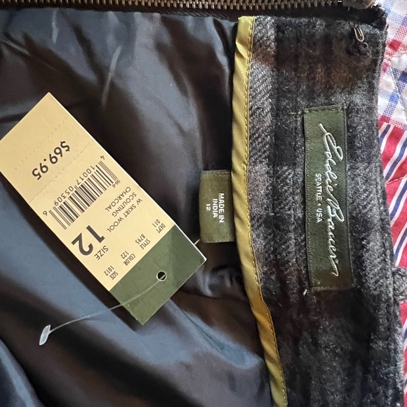 Cute Black and Grey Plaid Wool Skirt, Size 12 - Picture 3 of 3